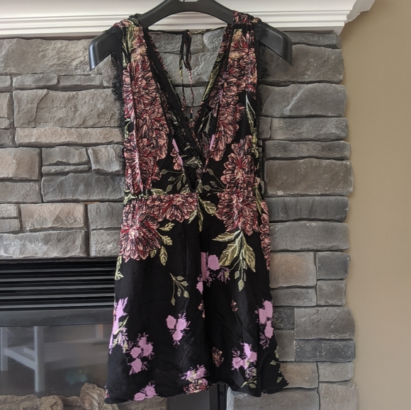 Flower Summer Dress with Lace Detail - size S - Picture 2 of 7